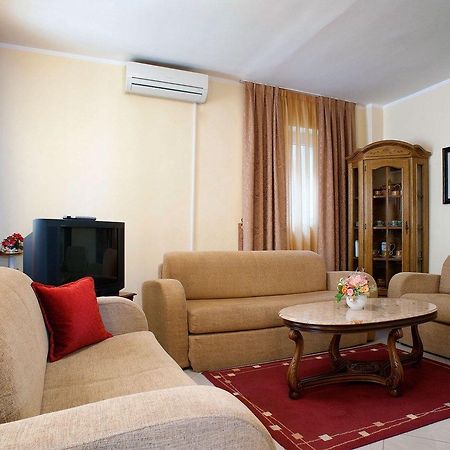 Apartments Vuksic 스베티스테판 외부 사진