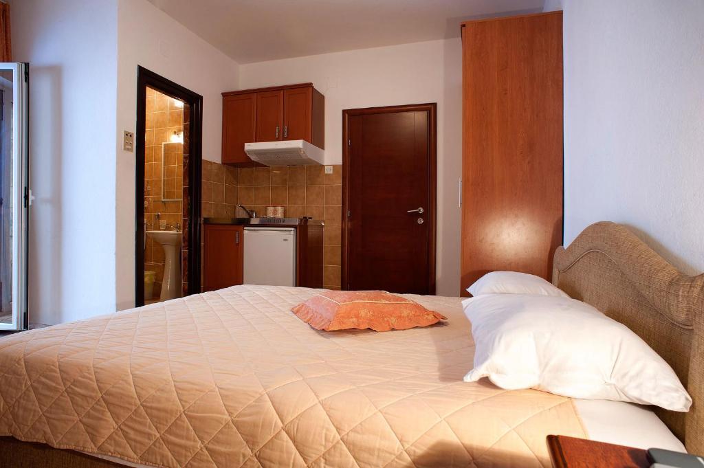 Apartments Vuksic 스베티스테판 객실 사진