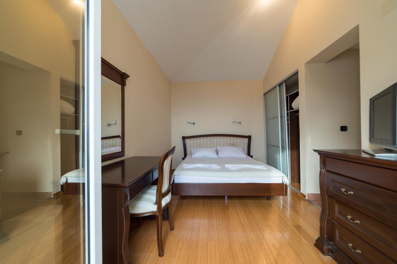 Apartments Vuksic 스베티스테판 외부 사진